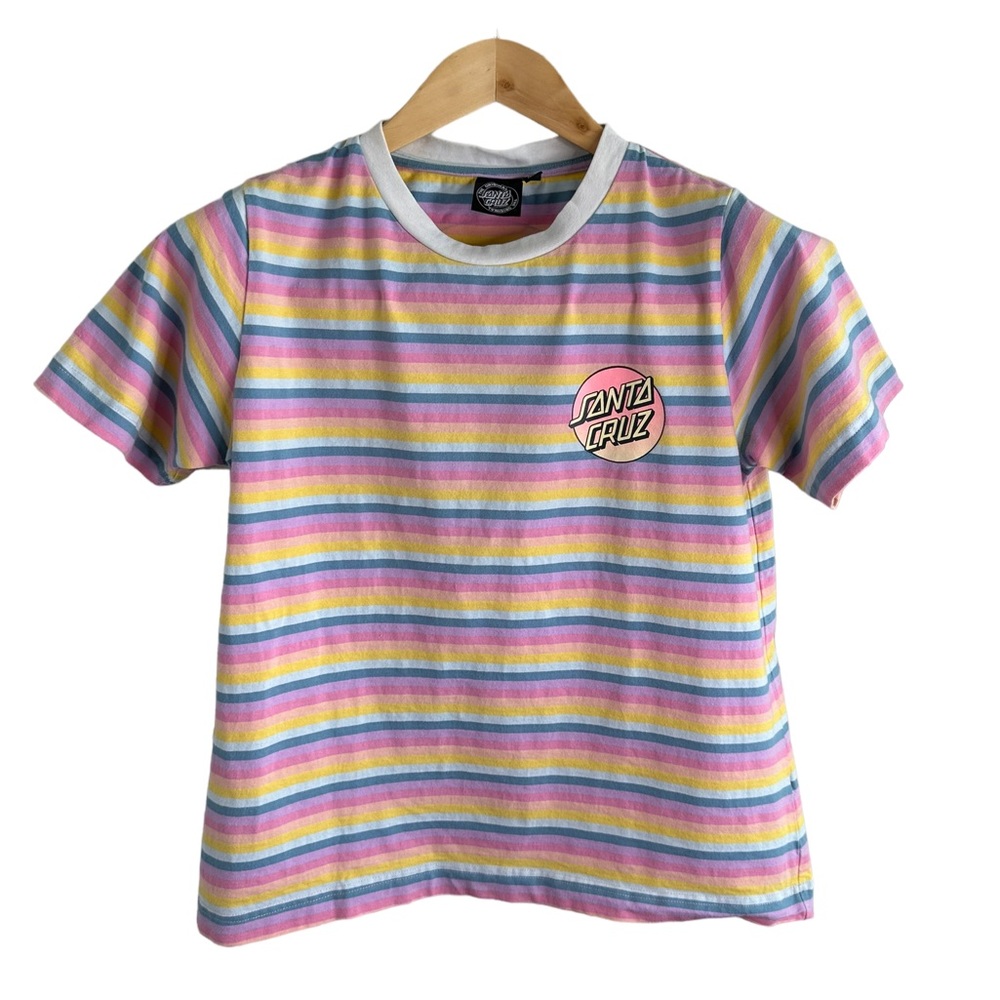 Santa Cruz vintage T-shirt, ladies size small, perfect for spring! 🏄‍♀️